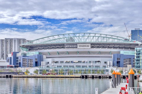 Pride Docklands Waterfront Apartment City View - Kingaroy Accommodation 37