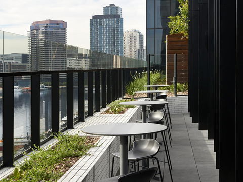 Vibe Hotel Melbourne Docklands - Kingaroy Accommodation 21