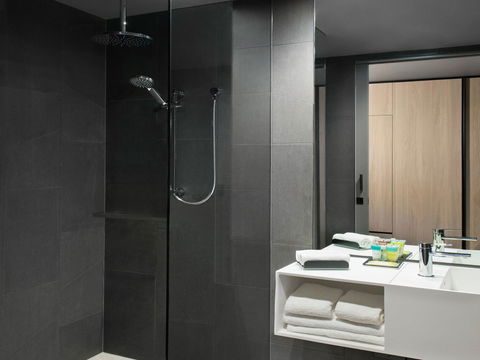 Vibe Hotel Melbourne Docklands - Kingaroy Accommodation 16