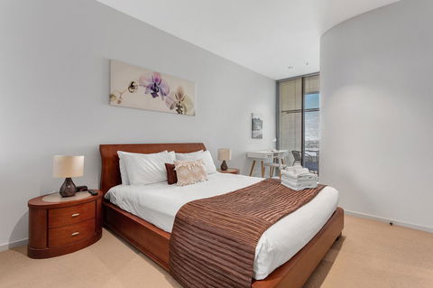 Docklands Private Collection - NEWQUAY - Kingaroy Accommodation 3