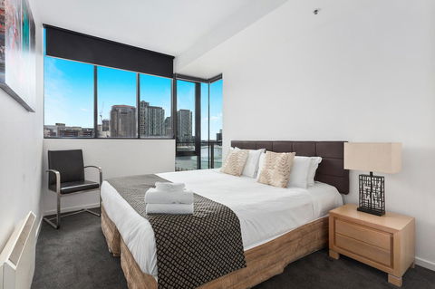Docklands Private Collection - NEWQUAY - Kingaroy Accommodation 7