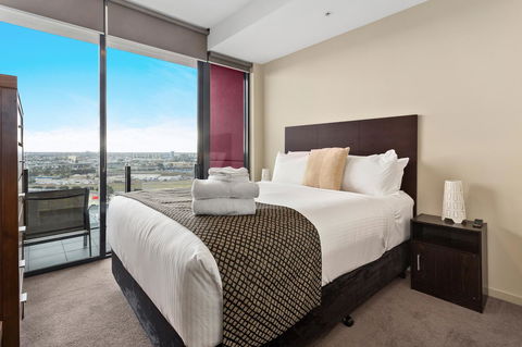 Docklands Private Collection - NEWQUAY - Kingaroy Accommodation 18