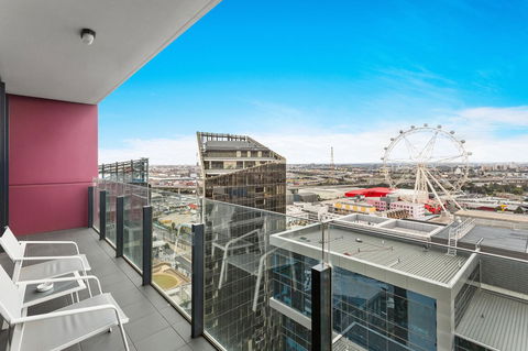 Docklands Private Collection - NEWQUAY - Kingaroy Accommodation 16
