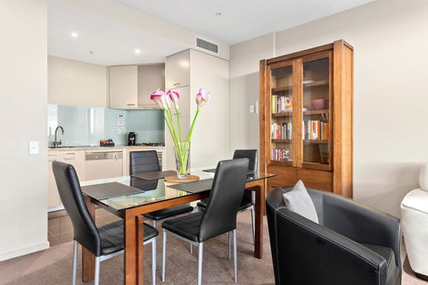 Docklands Private Collection - NEWQUAY - Kingaroy Accommodation 15
