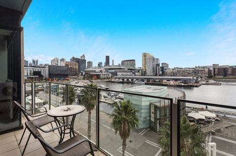 Docklands Private Collection - NEWQUAY - Kingaroy Accommodation 6