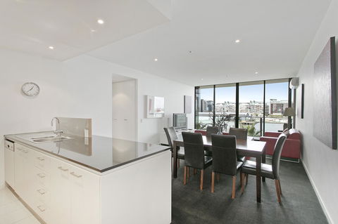 Docklands Private Collection - NEWQUAY - Kingaroy Accommodation 29
