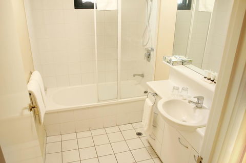 HarbourView Apartment Hotel (now Arrow On Spencer) - Kingaroy Accommodation 22