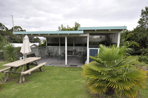 Ballymena Holiday Units - Kingaroy Accommodation 1