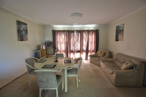 Ballymena Holiday Units - Kingaroy Accommodation 5
