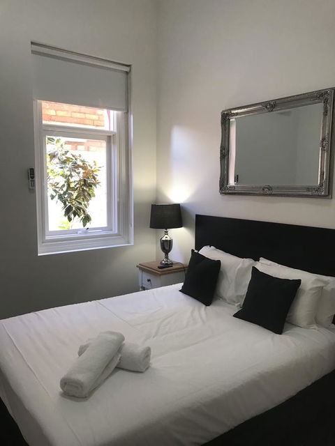 CROWN CENTRAL BUSINESS DISTRICT MOTEL - NO UNDER 18s - Kingaroy Accommodation 18