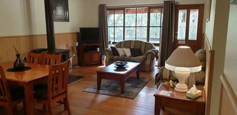 Day Dream Cottage - Kingaroy Accommodation 10