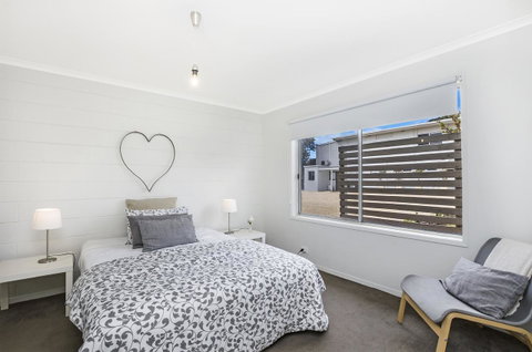 Portland Bay Apartments - Kingaroy Accommodation 18