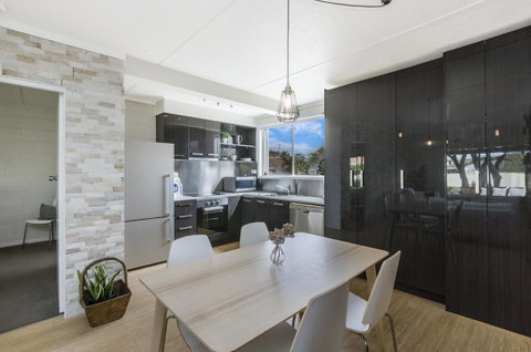 Portland Bay Apartments - Kingaroy Accommodation 22
