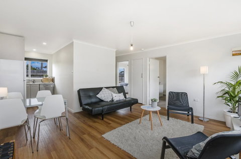 Portland Bay Apartments - Kingaroy Accommodation 35