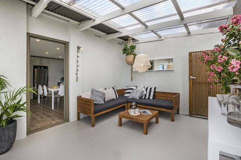 Portland Bay Apartments - Kingaroy Accommodation 7
