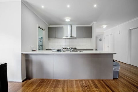 Holiday Rose - Kingaroy Accommodation 1