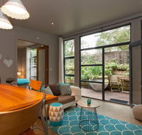 The Love Shack - romantic bungalow - Kingaroy Accommodation