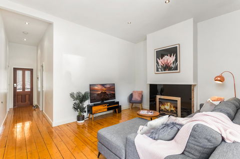 Central Bendigo Cottage, Walk To Everywhere!! - Kingaroy Accommodation 9