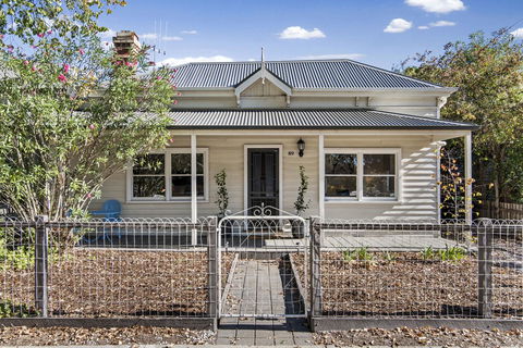 Central Bendigo Cottage, Walk To Everywhere!! - Kingaroy Accommodation 10