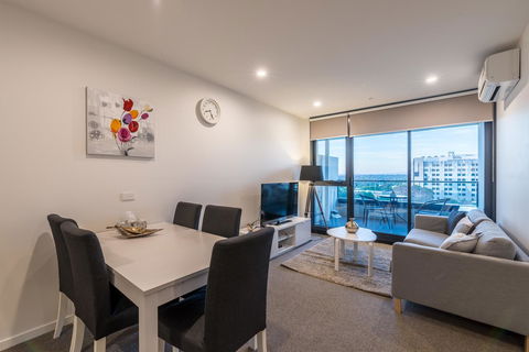 Guest House In Melbourne - Kingaroy Accommodation 0