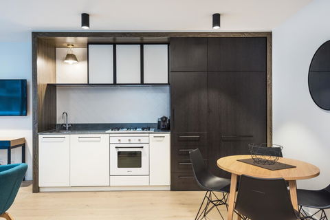 Playhouse Apartments - Kingaroy Accommodation 10