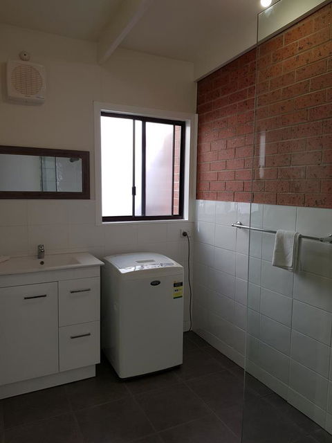 Beachcomber Holiday Units - Kingaroy Accommodation 16