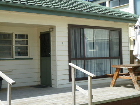 Beachcomber Holiday Units - Kingaroy Accommodation 24