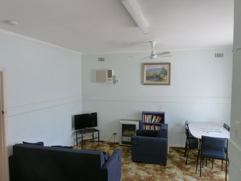 Beachcomber Holiday Units - Kingaroy Accommodation 32