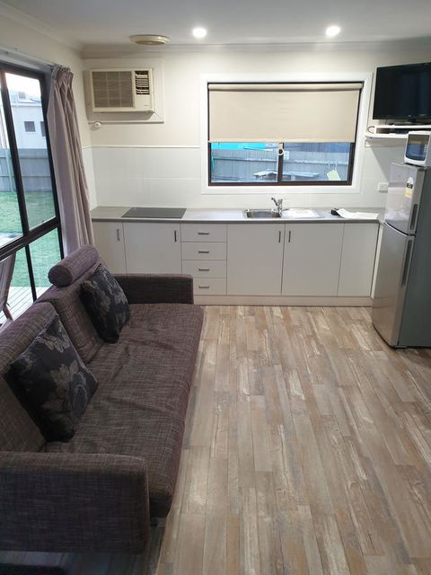 Beachcomber Holiday Units - Kingaroy Accommodation 3