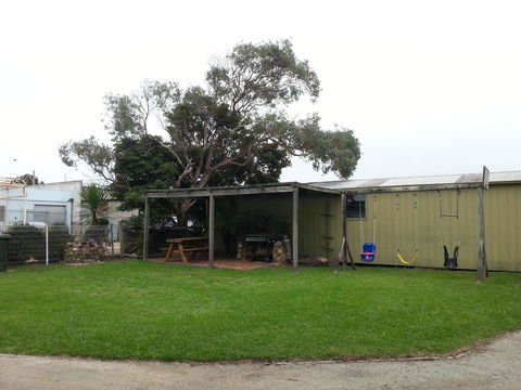 Beachcomber Holiday Units - Kingaroy Accommodation 25