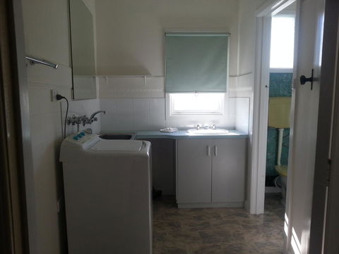 Beachcomber Holiday Units - Kingaroy Accommodation 39