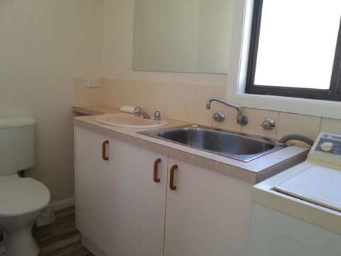 Beachcomber Holiday Units - Kingaroy Accommodation 20