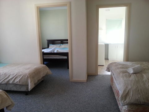 Beachcomber Holiday Units - Kingaroy Accommodation 35