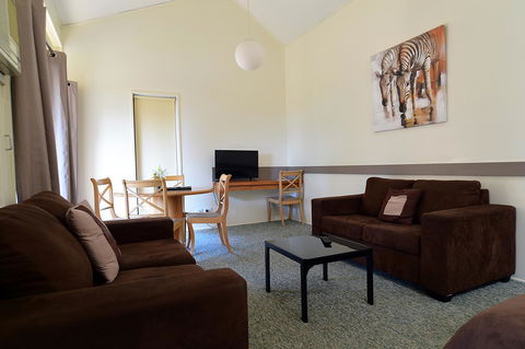 Executive Hideaway - Kingaroy Accommodation 22