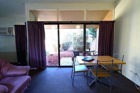 Executive Hideaway - Kingaroy Accommodation 33