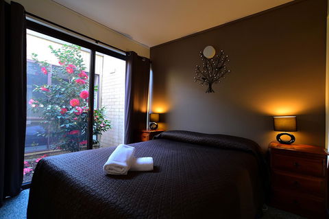 Executive Hideaway - Kingaroy Accommodation 21