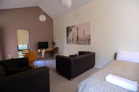 Executive Hideaway - Kingaroy Accommodation 17