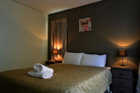Executive Hideaway - Kingaroy Accommodation 1