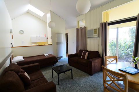 Executive Hideaway - Kingaroy Accommodation 23