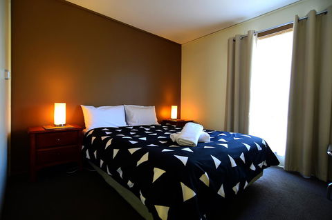 Executive Hideaway - Kingaroy Accommodation 4