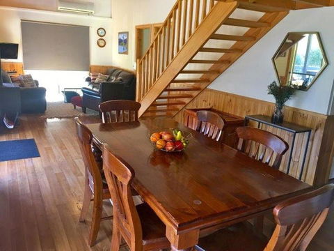 Kangurra Holiday House - Kingaroy Accommodation 13