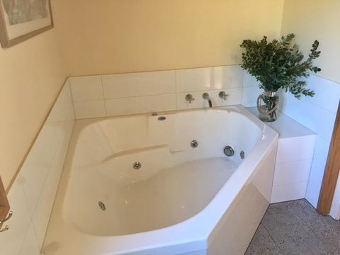 Kangurra Holiday House - Kingaroy Accommodation 2