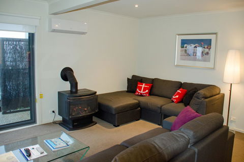 5 Whitecrest Great Ocean Road Resort - Ocean Views - Kingaroy Accommodation 17