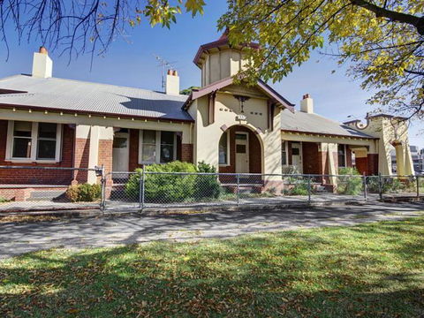 Boutique Heritage Studios On Ryrie Geelong CBD Opposite Hospital - Kingaroy Accommodation 4