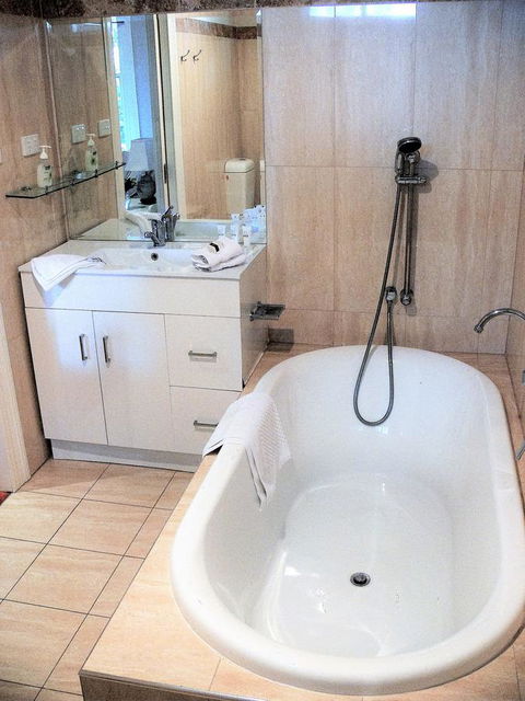 Fairbank House - Kingaroy Accommodation 4