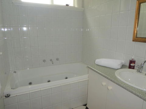 Fairbank House - Kingaroy Accommodation 14