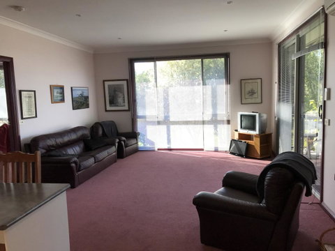 Eagle Bay Views - Kingaroy Accommodation 10