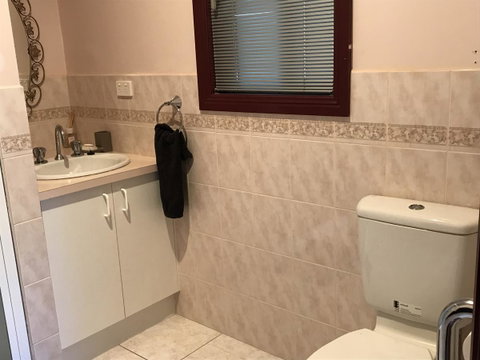 Eagle Bay Views - Kingaroy Accommodation 9