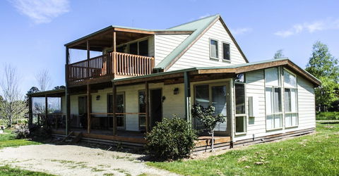 Beechworth Cedar Cottages - Kingaroy Accommodation 0