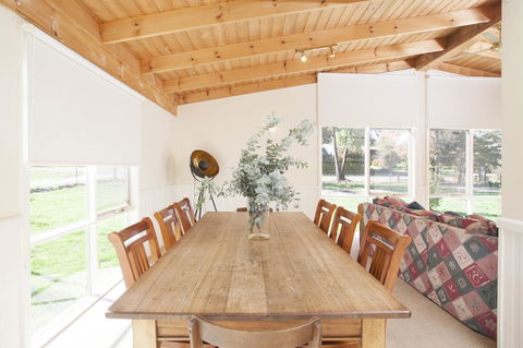 Beechworth Cedar Cottages - Kingaroy Accommodation 3
